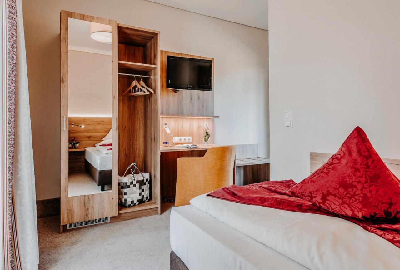 Der Eisvogel - Wellness- & Genusshotel บัดเกิกกิง ภายนอก รูปภาพ