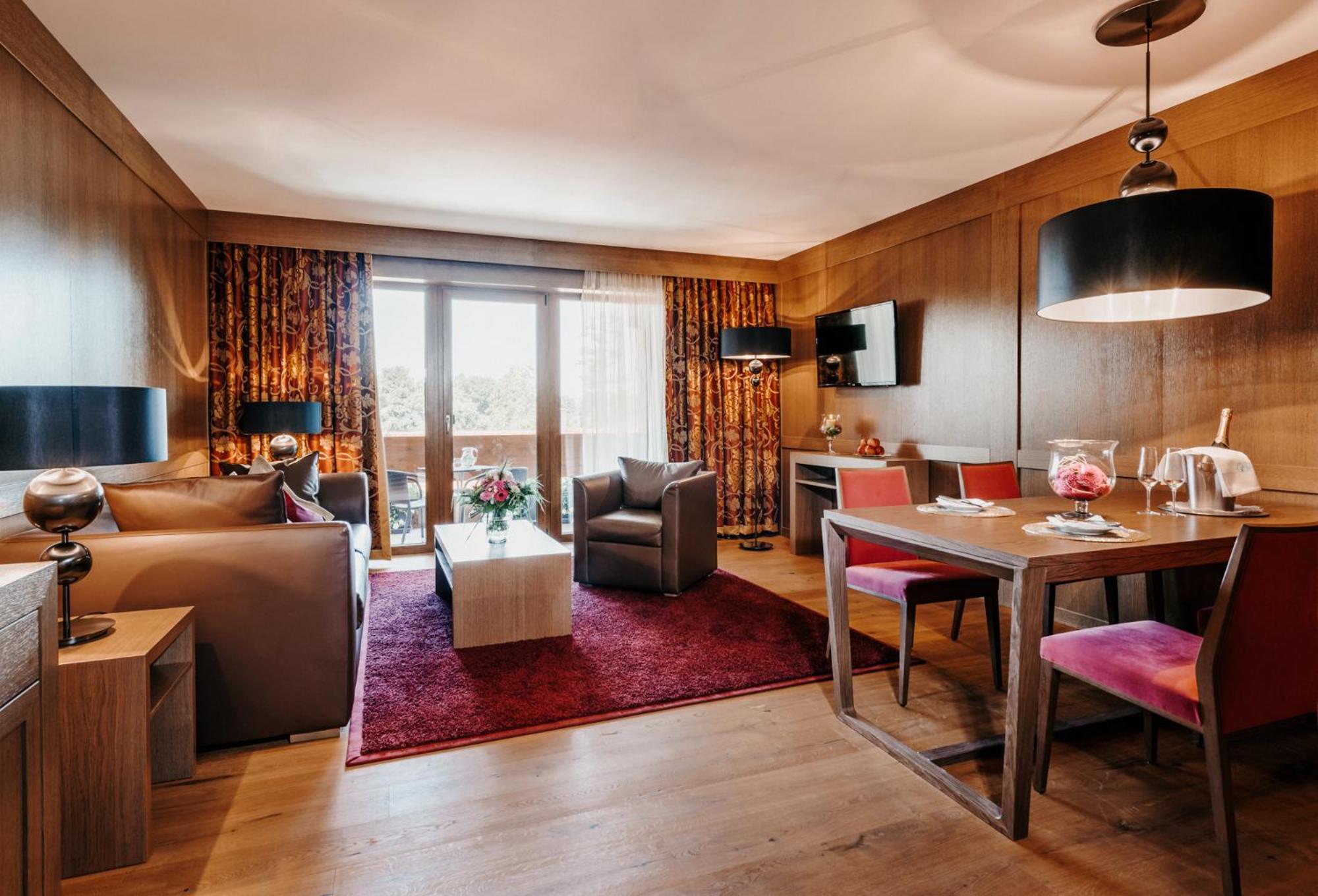 Der Eisvogel - Wellness- & Genusshotel บัดเกิกกิง ภายนอก รูปภาพ